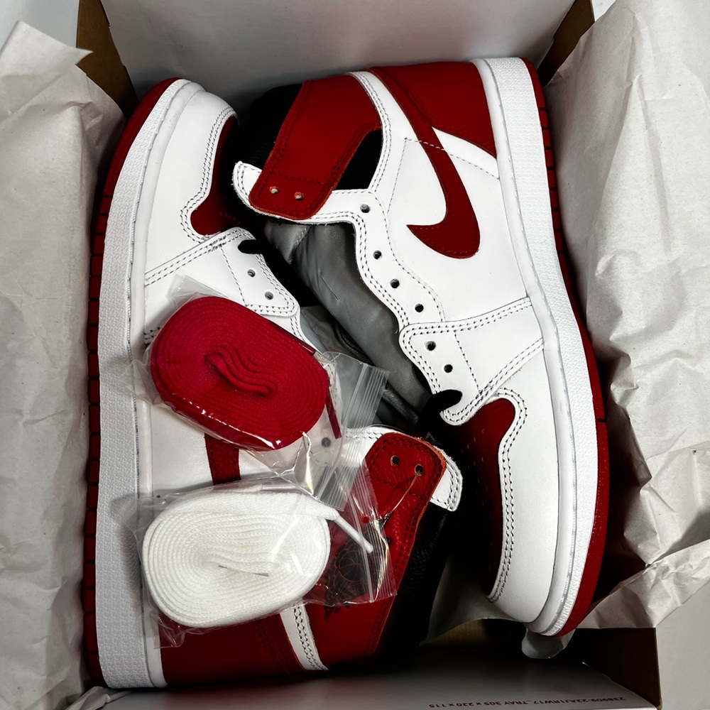 Men's Air Jordan 1 Heritage Retro High OG White University Red Black - Size 9